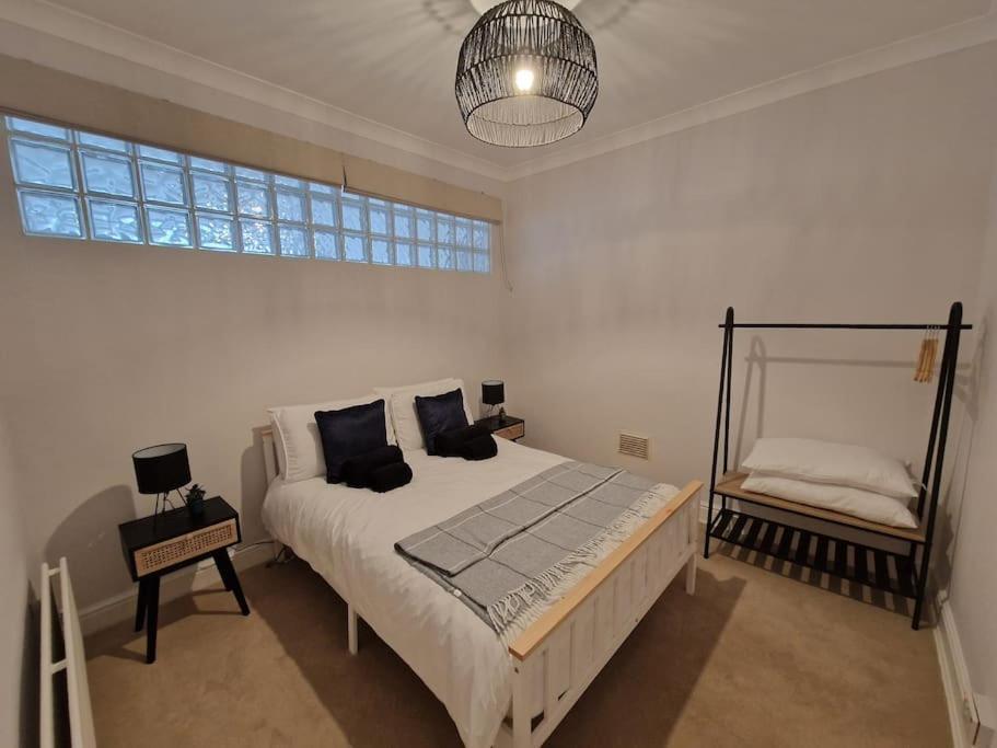 Lovely Seafront Apartment With Garden Swansea Esterno foto