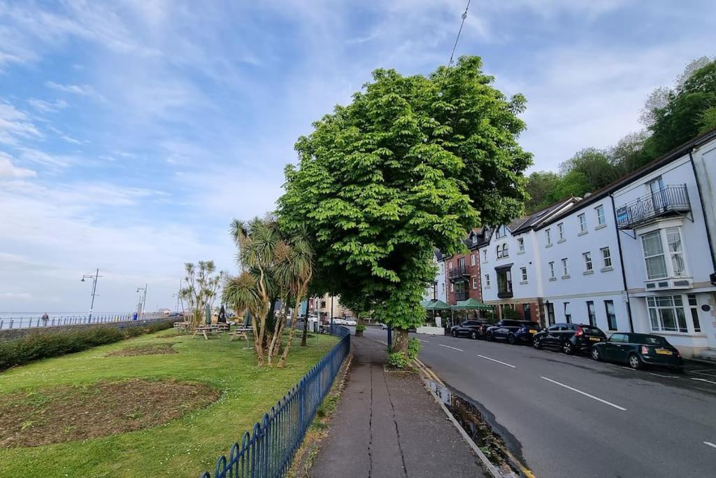 Lovely Seafront Apartment With Garden Swansea Esterno foto