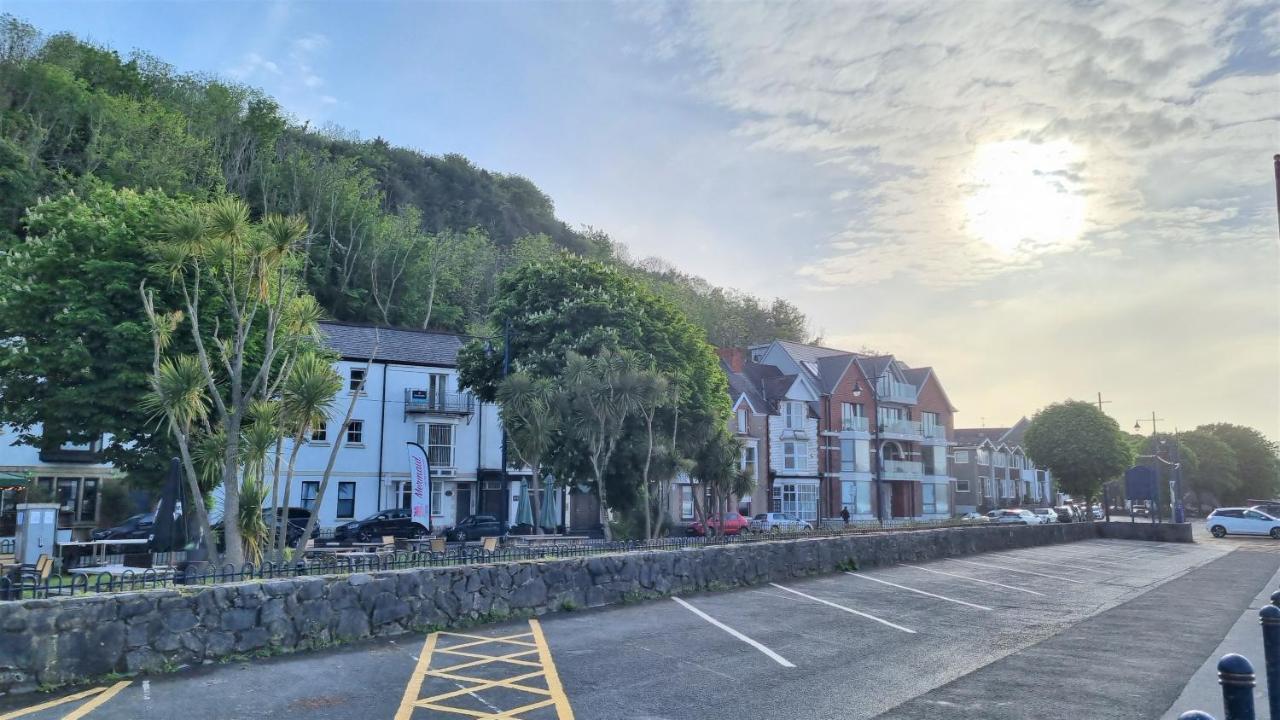 Lovely Seafront Apartment With Garden Swansea Esterno foto