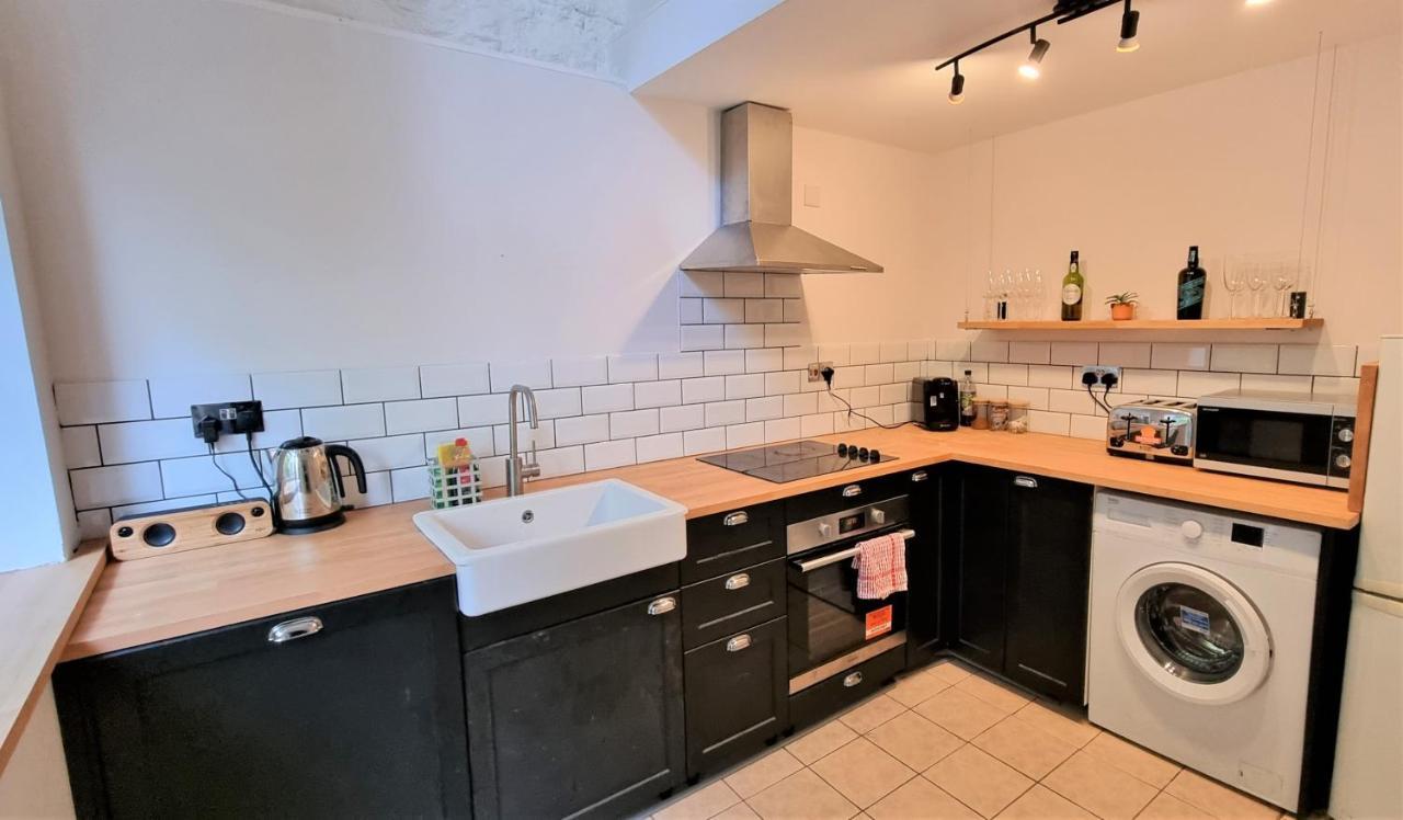 Lovely Seafront Apartment With Garden Swansea Esterno foto