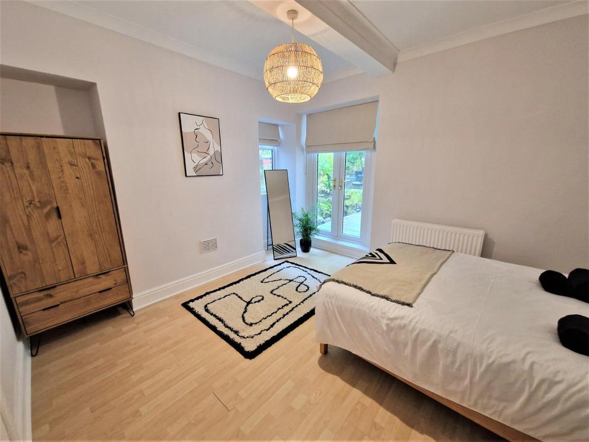 Lovely Seafront Apartment With Garden Swansea Esterno foto